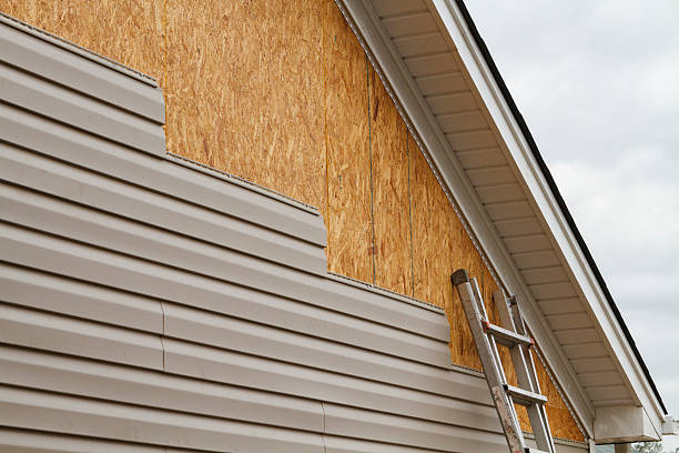Professional Emergency Siding Repair technician working in Gallatin, TN